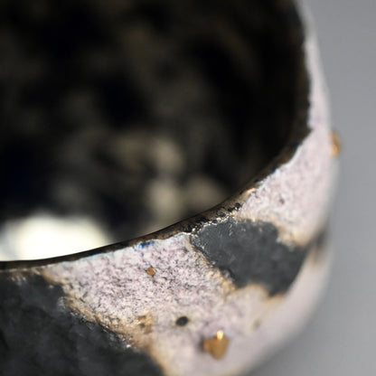 Striking Contemporary Cup ー稲吉 オサム ”金銀彩刳貫盃”
