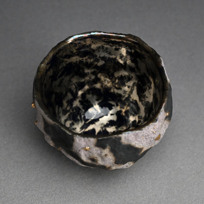 Striking Contemporary Cup ー稲吉 オサム ”金銀彩刳貫盃”