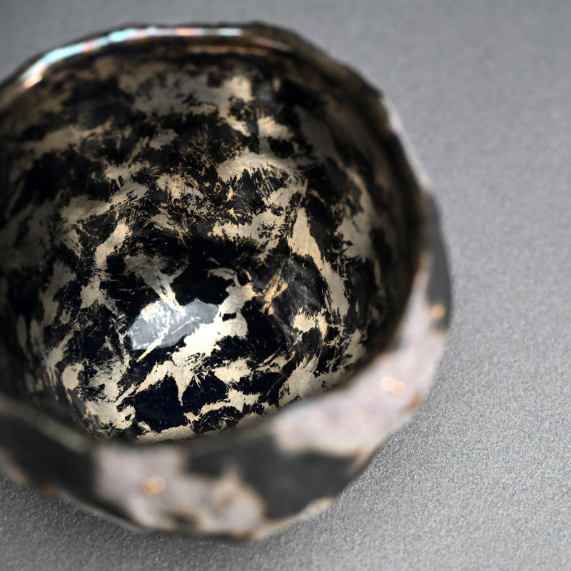 Striking Contemporary Cup ー稲吉 オサム ”金銀彩刳貫盃”