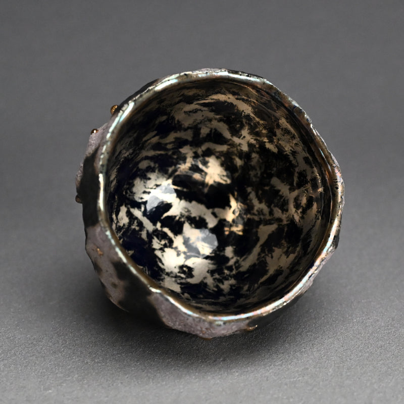 Striking Contemporary Cup ー稲吉 オサム ”金銀彩刳貫盃”