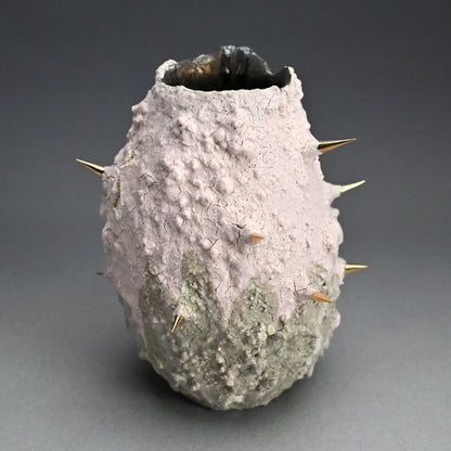 Gold Thorned Pink Vase ー東井 真咲朝 "桃棘花器"