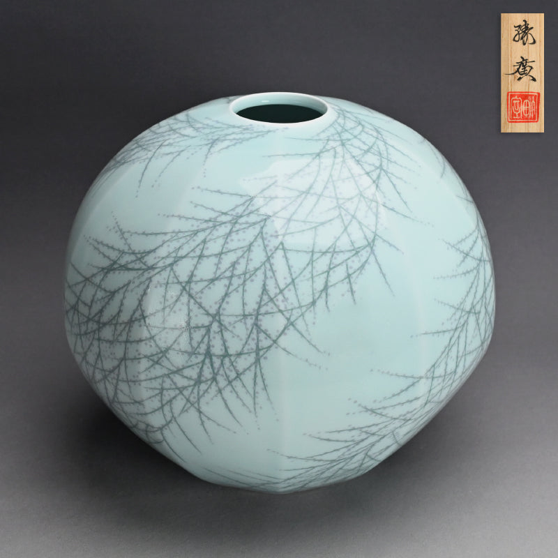 Exquisite Celadon Vase ー室町 勝廣 "青白磁 早春 象嵌壷"