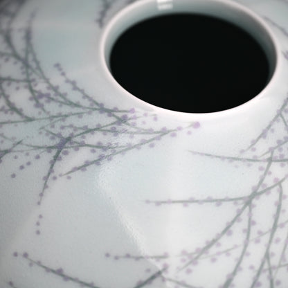 Exquisite Celadon Vase ー室町 勝廣 "青白磁 早春 象嵌壷"