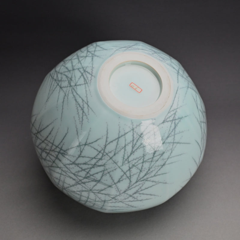 Exquisite Celadon Vase ー室町 勝廣 "青白磁 早春 象嵌壷"