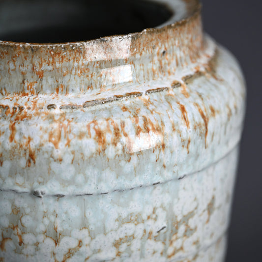 Contemporary Mashiko Tsubo Vase ー高内 秀剛 “益子糖白 壺”