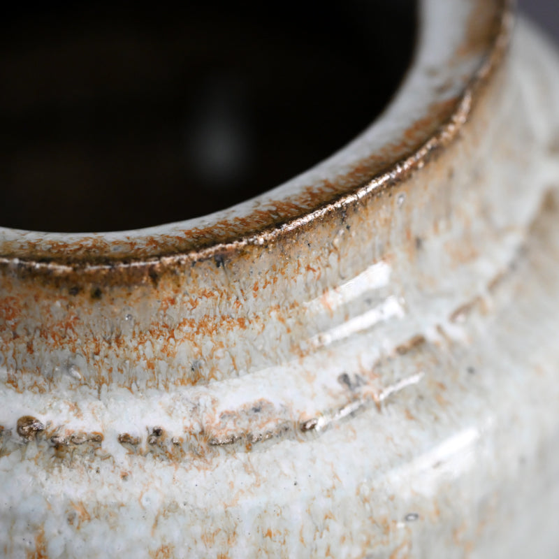 Contemporary Mashiko Tsubo Vase ー高内 秀剛 “益子糖白 壺”