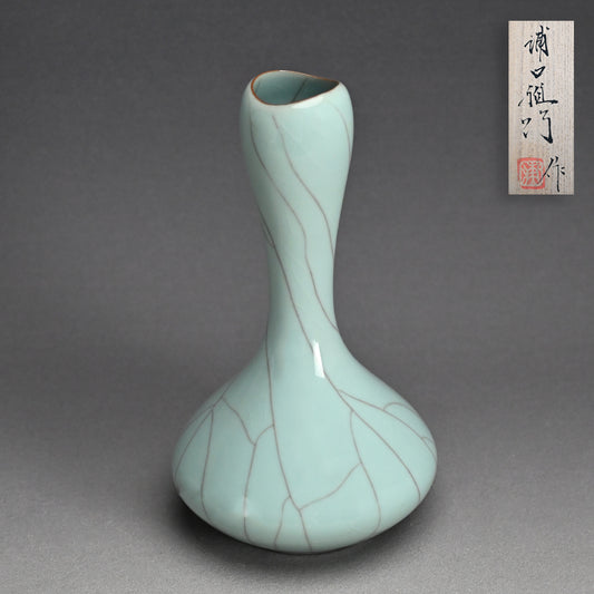 Modernist Celadon Vase ー浦口 雅行 “青瓷花生”
