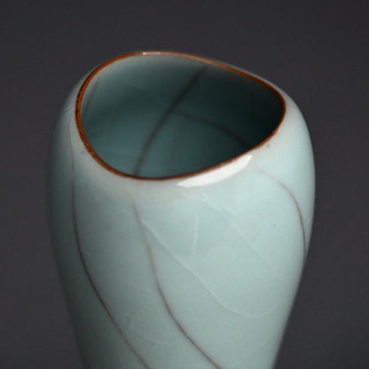 Modernist Celadon Vase ー浦口 雅行 “青瓷花生”
