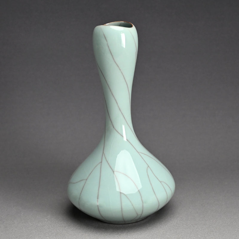 Modernist Celadon Vase ー浦口 雅行 “青瓷花生”