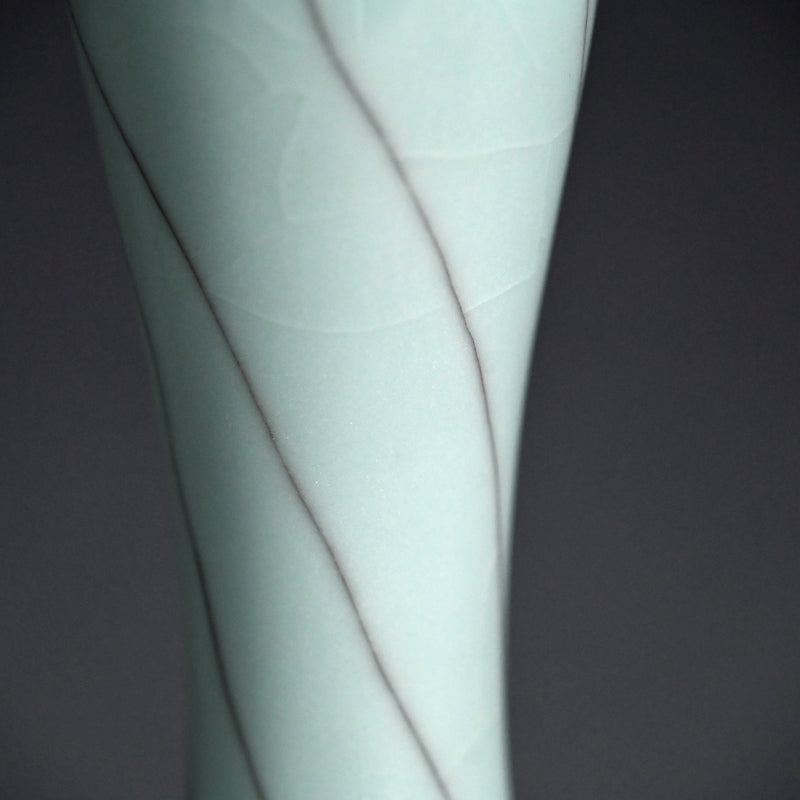 Modernist Celadon Vase ー浦口 雅行 “青瓷花生”