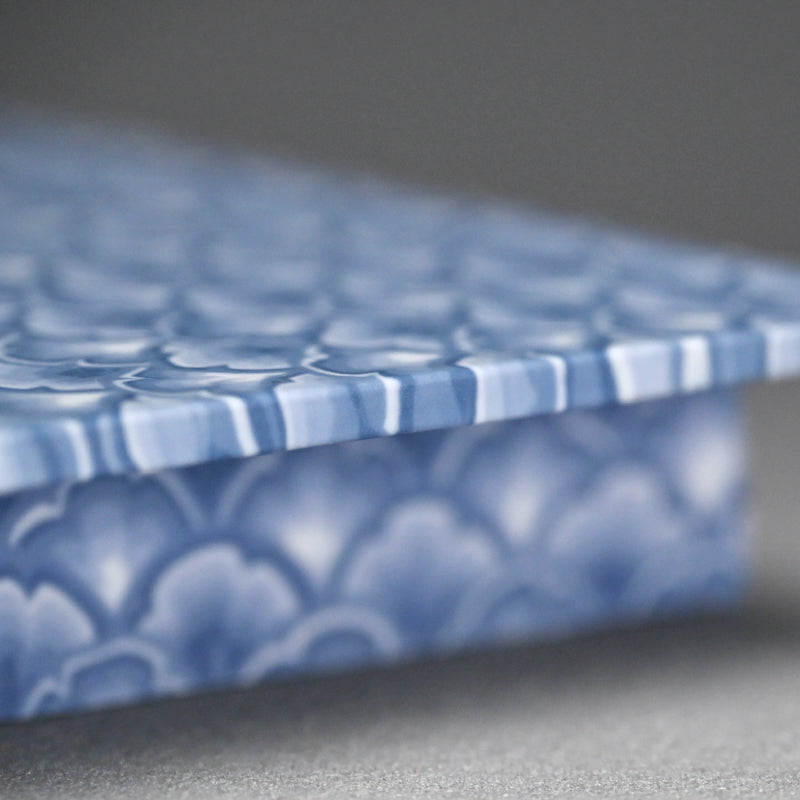 Sake Cup & Plate Set, Blue ー草場 勇次 “練上焼〆波文 板皿”