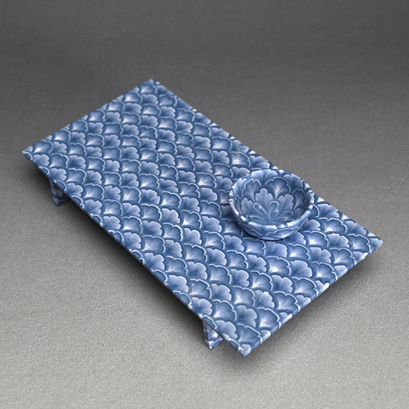 Sake Cup & Plate Set, Blue ー草場 勇次 “練上焼〆波文 板皿”