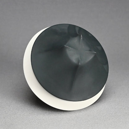 Exquisite Porcelain Bowl ー加藤 好康 "遊高台 鉢"