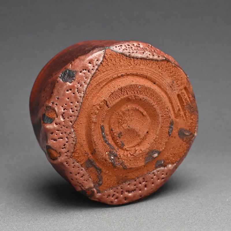 Superlative Fire-red Shino Chawan ー山田 和 “志野茶盛”