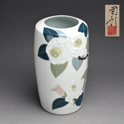 Porcelain Vase, Camellia ー塚本 司郎 "彩磁椿文花瓶"
