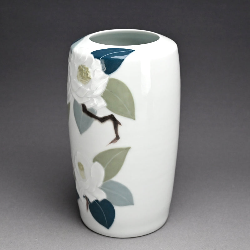 Porcelain Vase, Camellia ー塚本 司郎 "彩磁椿文花瓶"