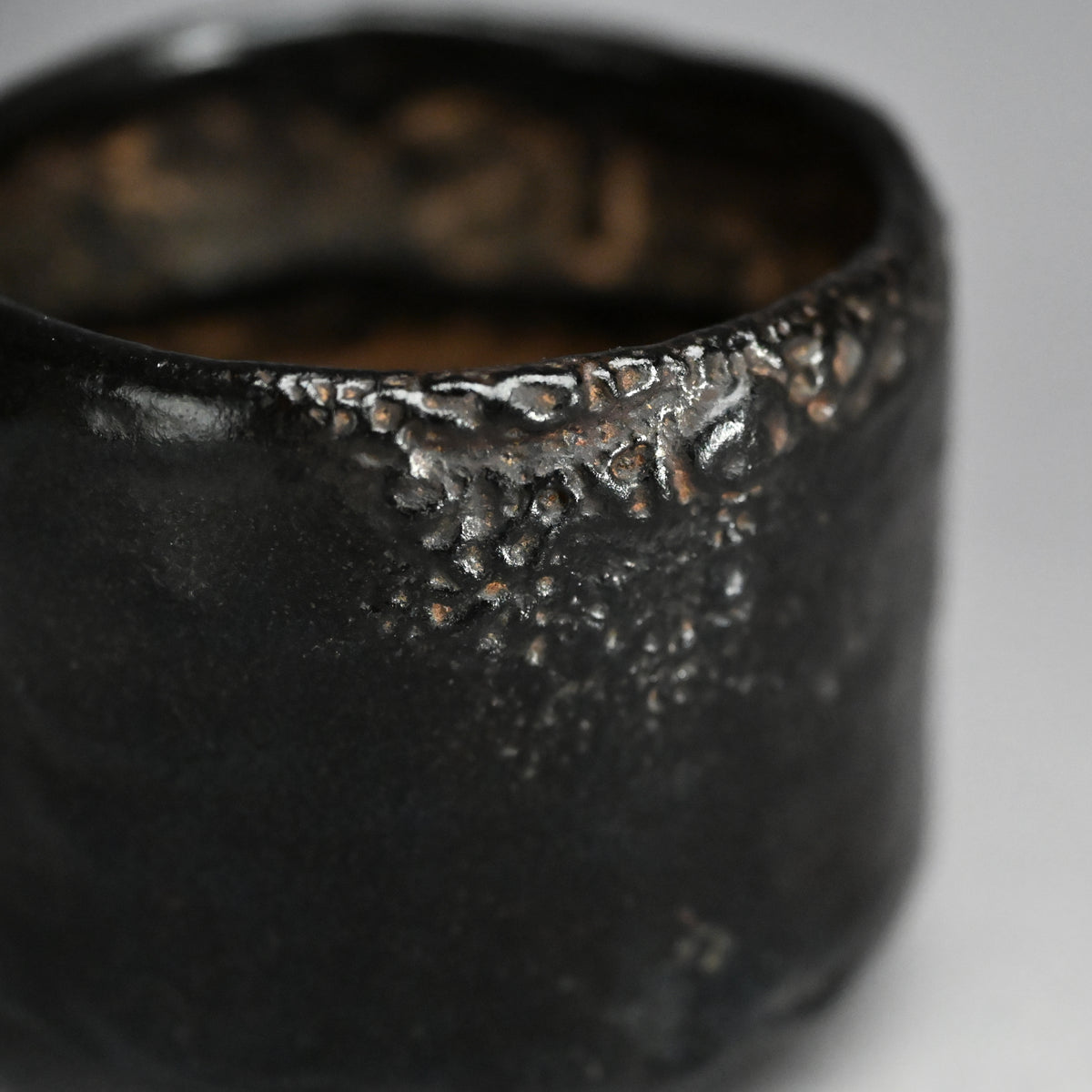Spectacular Edo p. Oribe Guro Chawan Tea Bowl