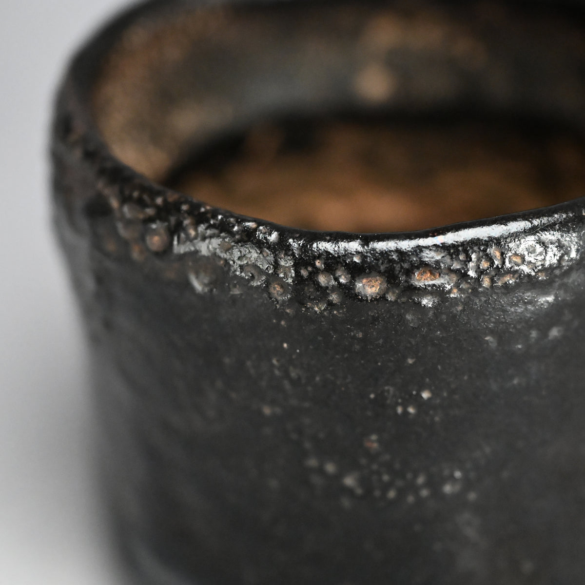 Spectacular Edo p. Oribe Guro Chawan Tea Bowl