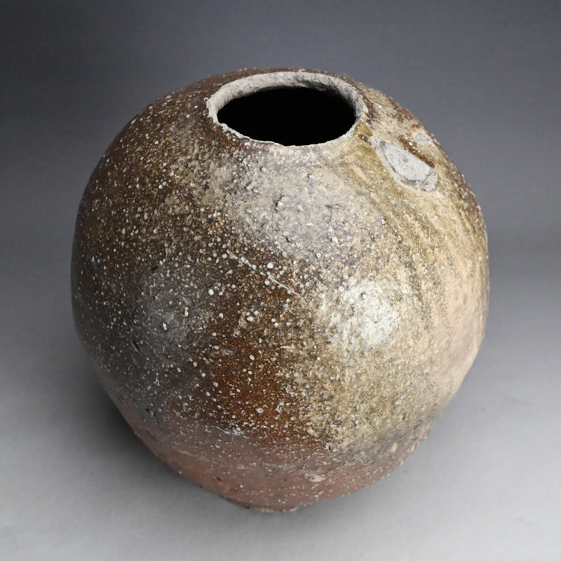 Muromachi to Momoyama period Shigaraki Tsubo
