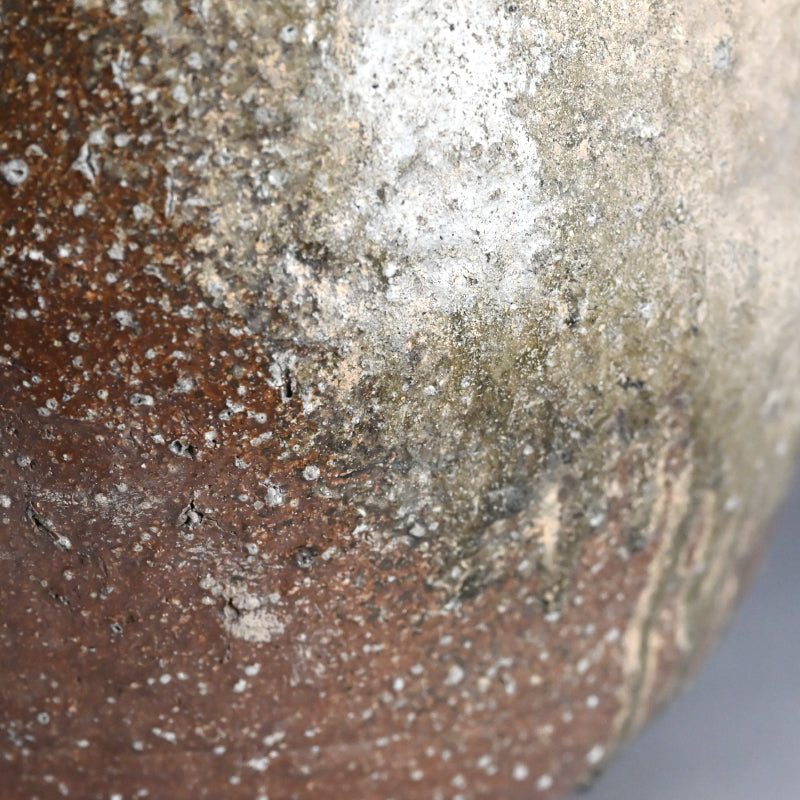 Muromachi to Momoyama period Shigaraki Tsubo