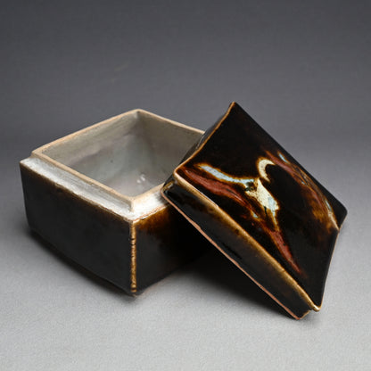 Ceramic Box by Legendary Potter ー河井 寛次郎 “草繪筥”