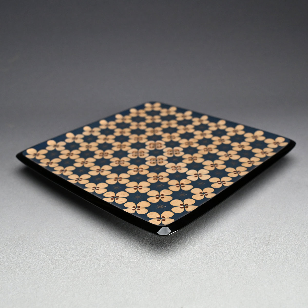 LNT Carved Lacquer Tray ー音丸 耕堂 “彫漆華文 菓子盆”