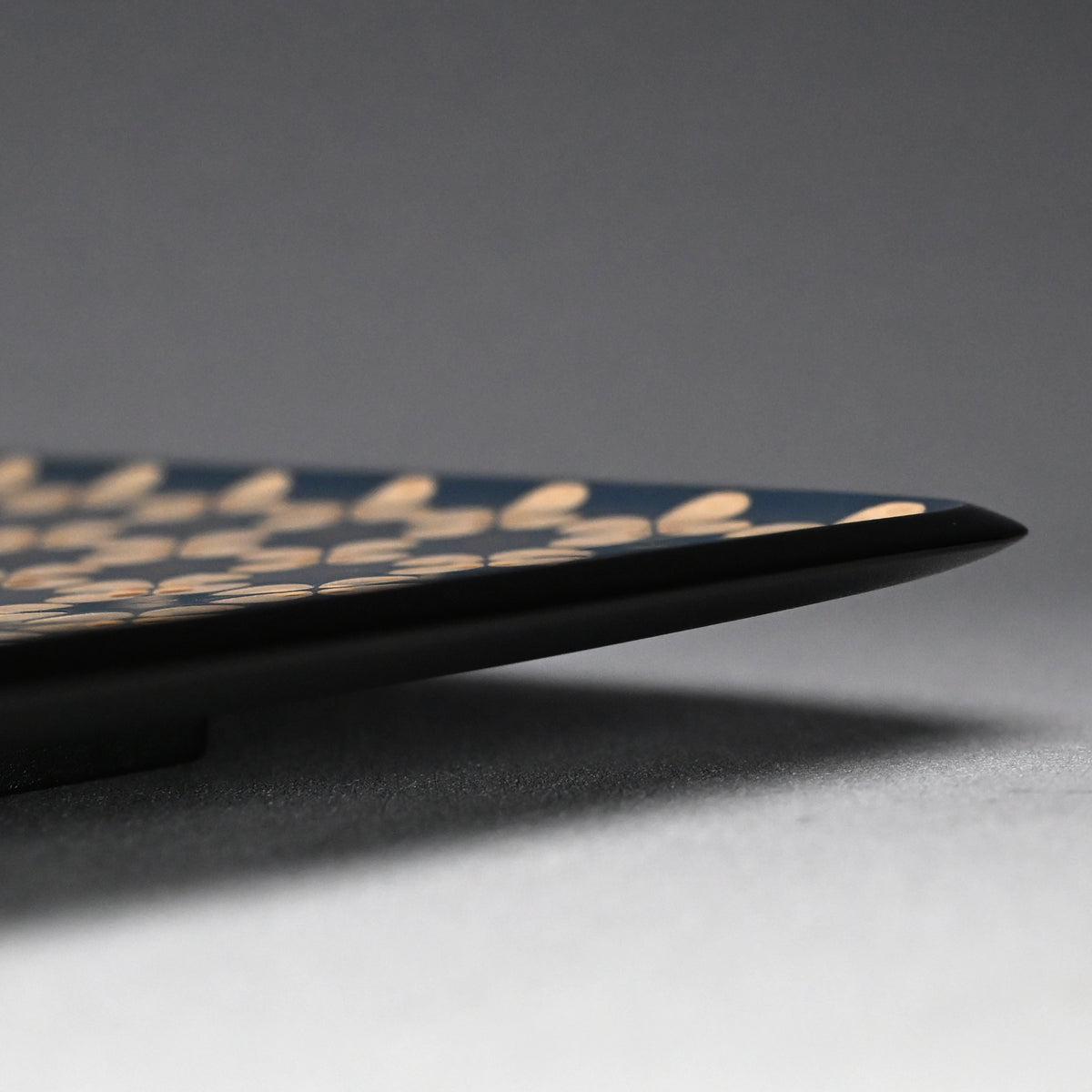 LNT Carved Lacquer Tray ー音丸 耕堂 “彫漆華文 菓子盆”