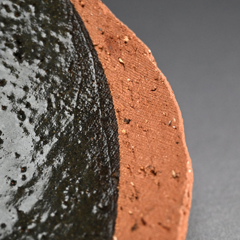 Metal-glazed Earthen Plate ー八木 一夫 “鉄釉 皿”
