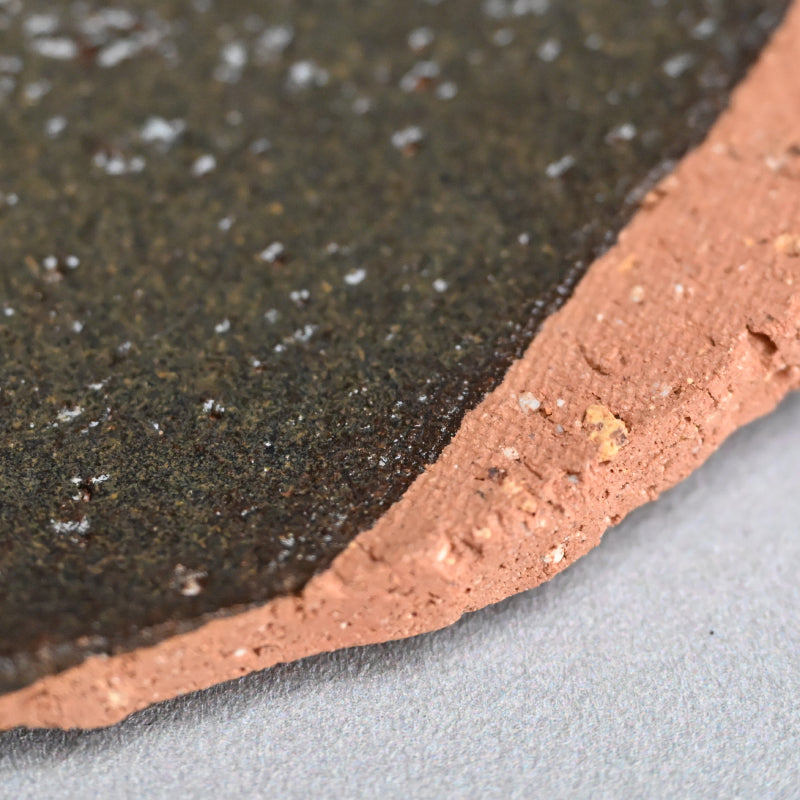 Metal-glazed Earthen Plate ー八木 一夫 “鉄釉 皿”
