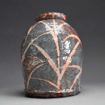 Nezumi Shino Vase ー若尾 利貞 “鼡志野 花生”