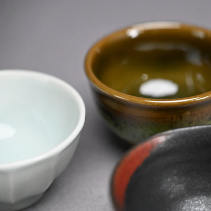 Guinomi Set: Morino, Yanagihara, and Miyanaga ー“参盃”, 森野 泰明 “黒銹” / 柳原 睦夫 “彩釉” / 宮永 理吉 “影青”