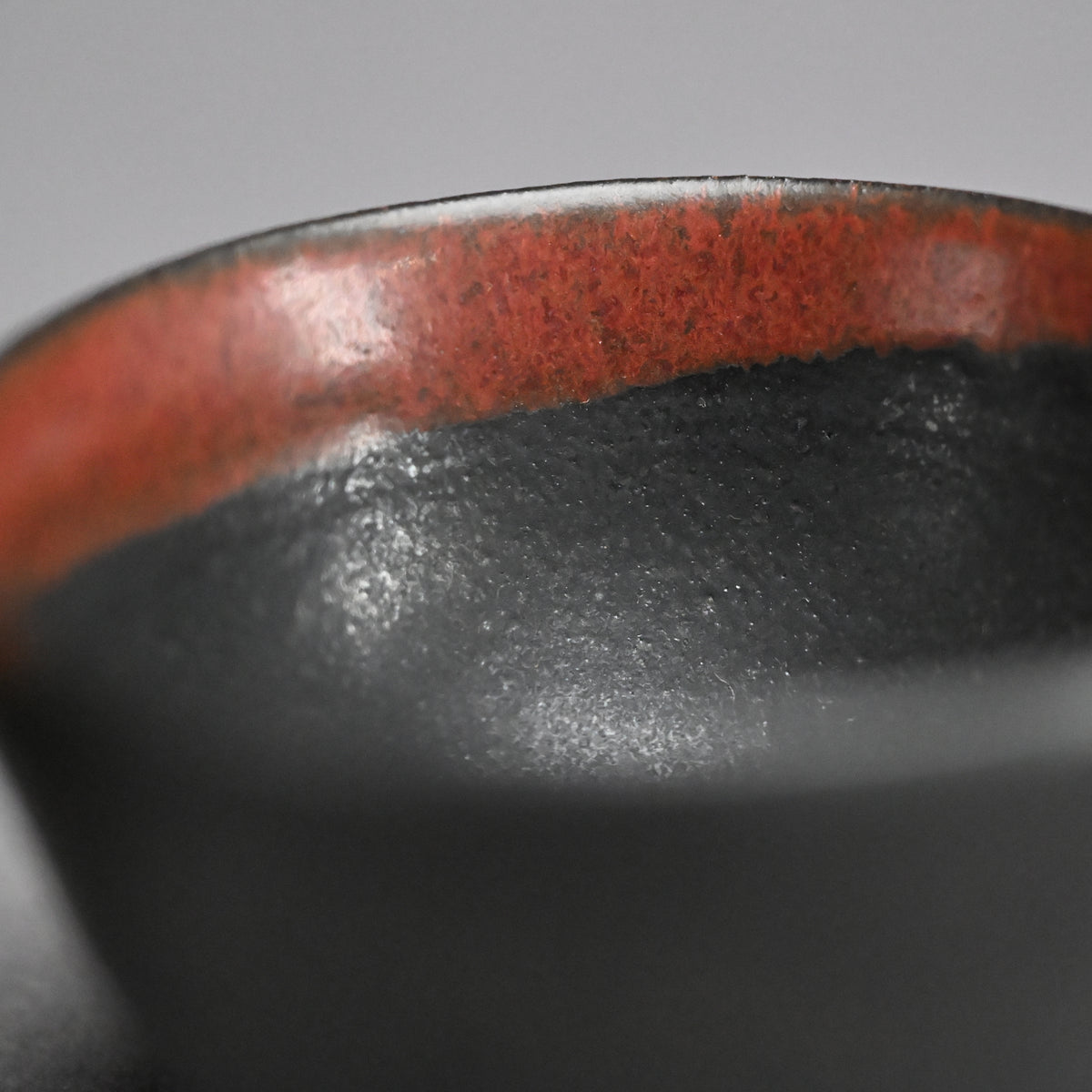 Guinomi Set: Morino, Yanagihara, and Miyanaga ー“参盃”, 森野 泰明 “黒銹” / 柳原 睦夫 “彩釉” / 宮永 理吉 “影青”