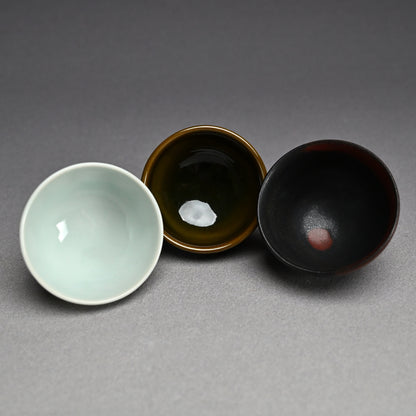 Guinomi Set: Morino, Yanagihara, and Miyanaga ー“参盃”, 森野 泰明 “黒銹” / 柳原 睦夫 “彩釉” / 宮永 理吉 “影青”