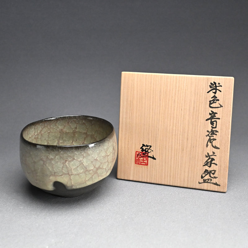 Breathtaking Chawan Tea Bowl ー若尾 経 “米色青瓷茶盌”