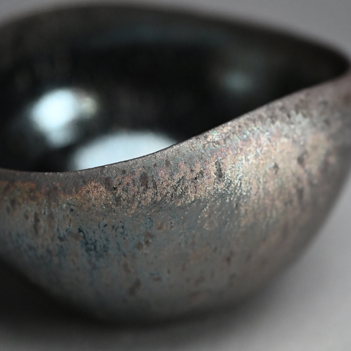 Spectacular Tenmoku Tea Bowl ー林 恭助 “燿変滴彩椀”