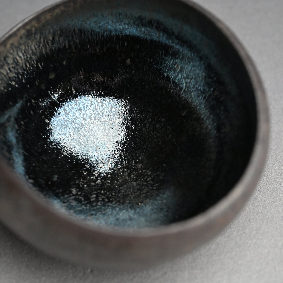 Spectacular Tenmoku Tea Bowl ー林 恭助 “燿変滴彩椀”