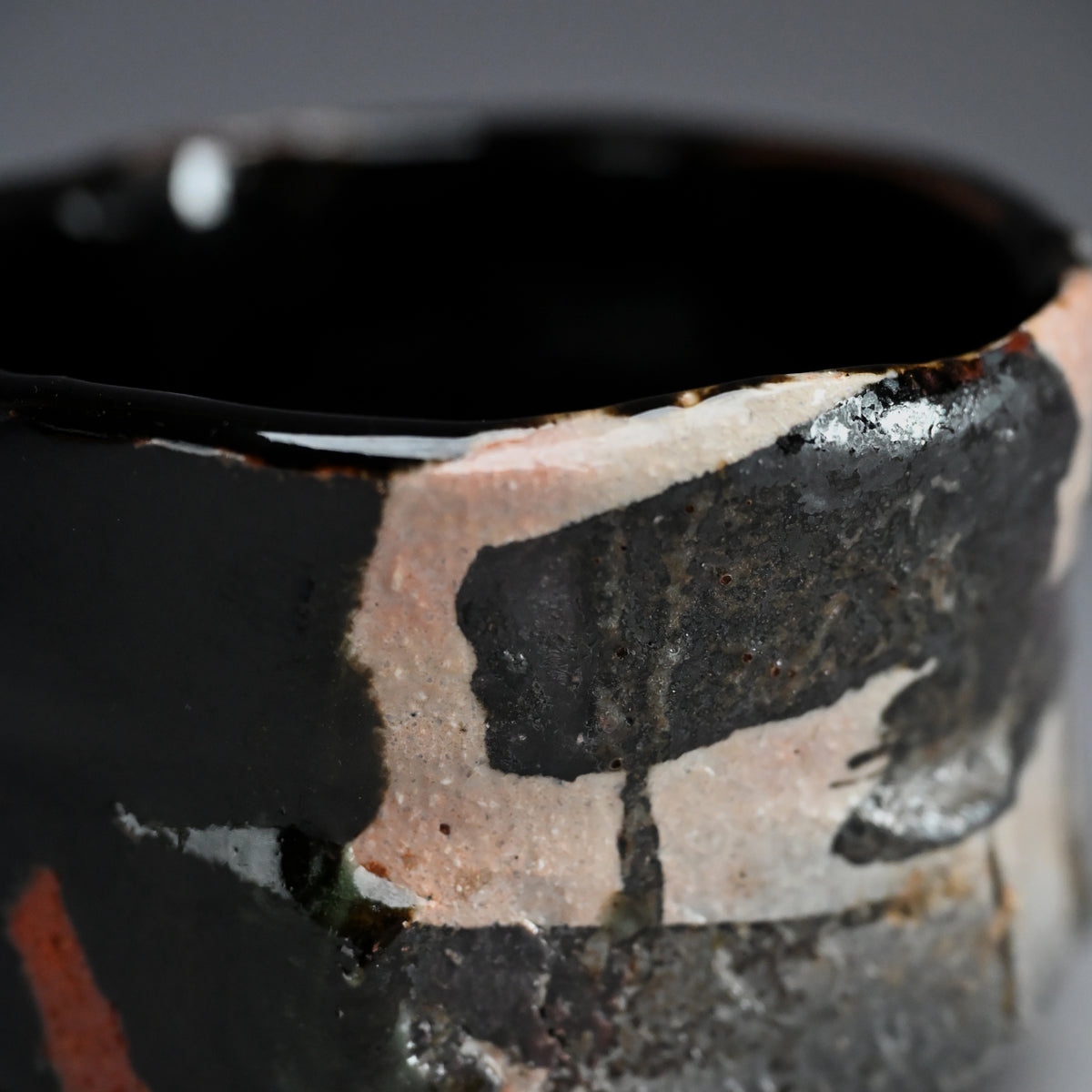 Fantastic Black Chawan Tea Bowl ー高内 秀剛 “鉄絵黒茶碗”