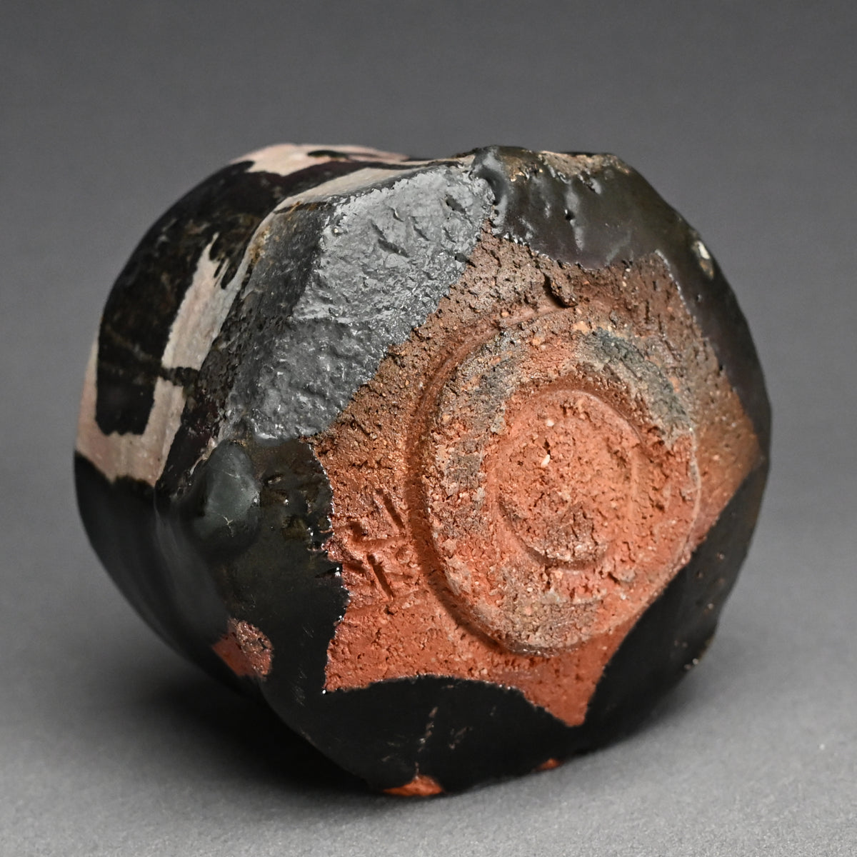 Fantastic Black Chawan Tea Bowl ー高内 秀剛 “鉄絵黒茶碗”