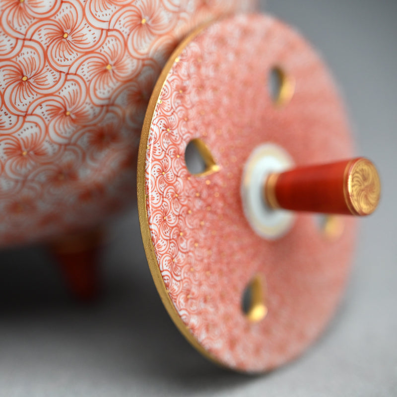 Exquisite Porcelain Incense Burner ー米久 和彦 “赤繪風車文 香盧”