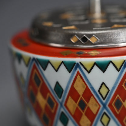 Rare Koro Censer w/ LNT Tomimoto Kenkichi ー北出 不二雄 “赤繪 金銀彩菱文様 香炉”, 倣 富本 憲吉