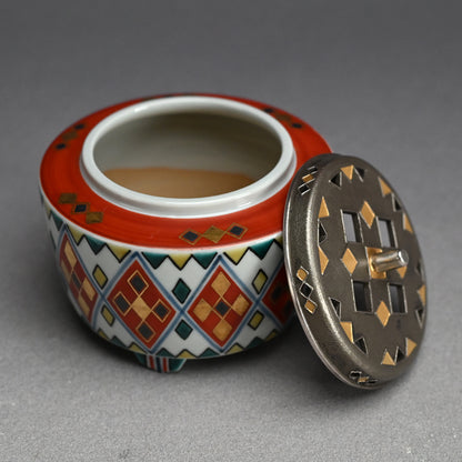 Rare Koro Censer w/ LNT Tomimoto Kenkichi ー北出 不二雄 “赤繪 金銀彩菱文様 香炉”, 倣 富本 憲吉