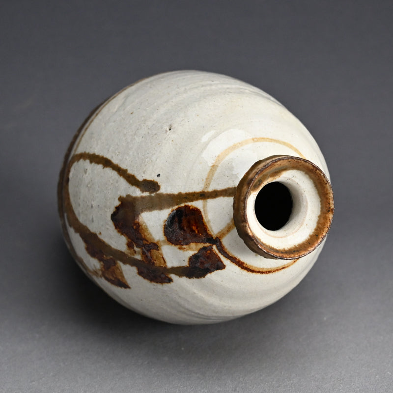 Exquisite Bottle Vase by LNT ー田村 耕一 “鉄絵壺”