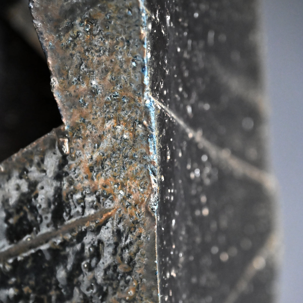 Huge Bizen Sculptural Vase by LNT ー伊勢崎 淳 “備前 黒四方削壺”