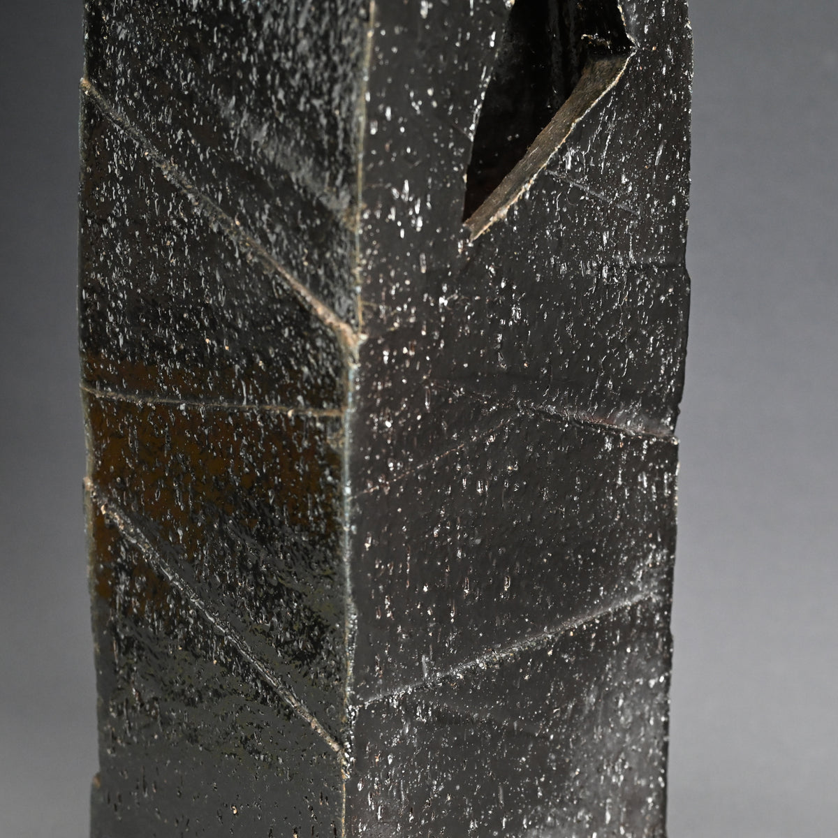 Huge Bizen Sculptural Vase by LNT ー伊勢崎 淳 “備前 黒四方削壺”