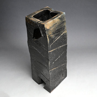 Huge Bizen Sculptural Vase by LNT ー伊勢崎 淳 “備前 黒四方削壺”