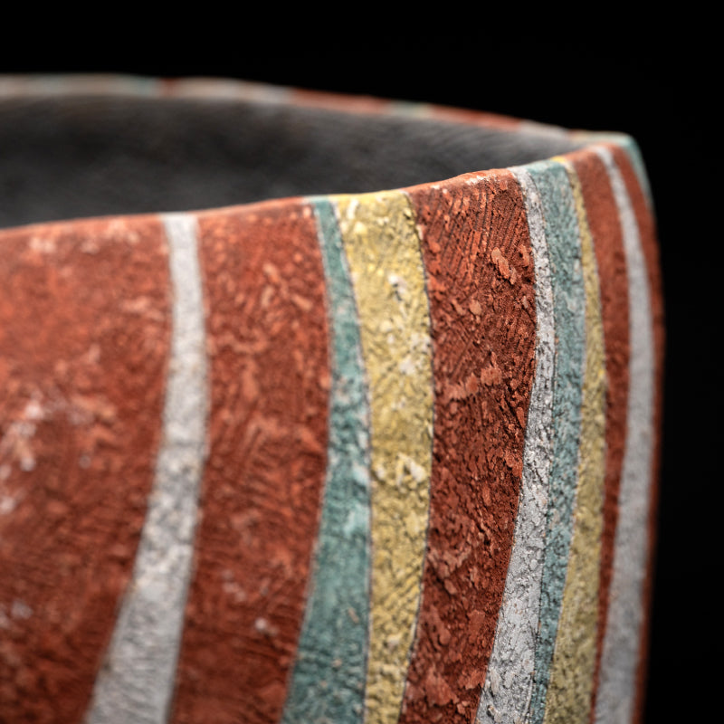 Unusually Colorful Vase ー加古 勝己 “彩陶”