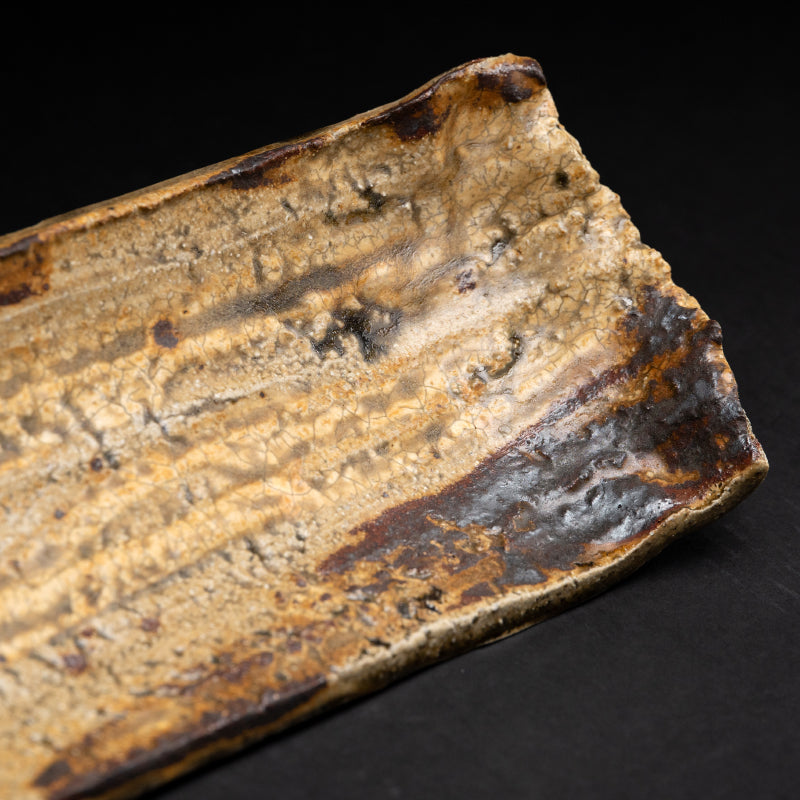 Fabulous Ash Glazed Serving Plate ー加古 勝己 “灰被雫紋大皿”