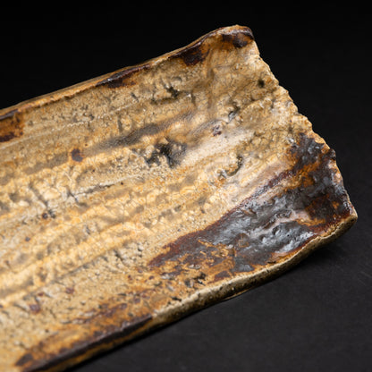Fabulous Ash Glazed Serving Plate ー加古 勝己 “灰被雫紋大皿”