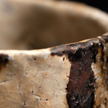 Kohiki Chawan Tea Bowl ー加古 勝己 “灰粉引鉄刷毛茶碗”