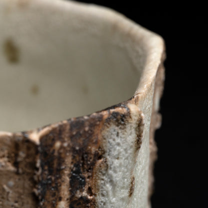 Striking Early Chawan Tea Bowl ー加古 勝己 “灰釉掛分け茶碗”